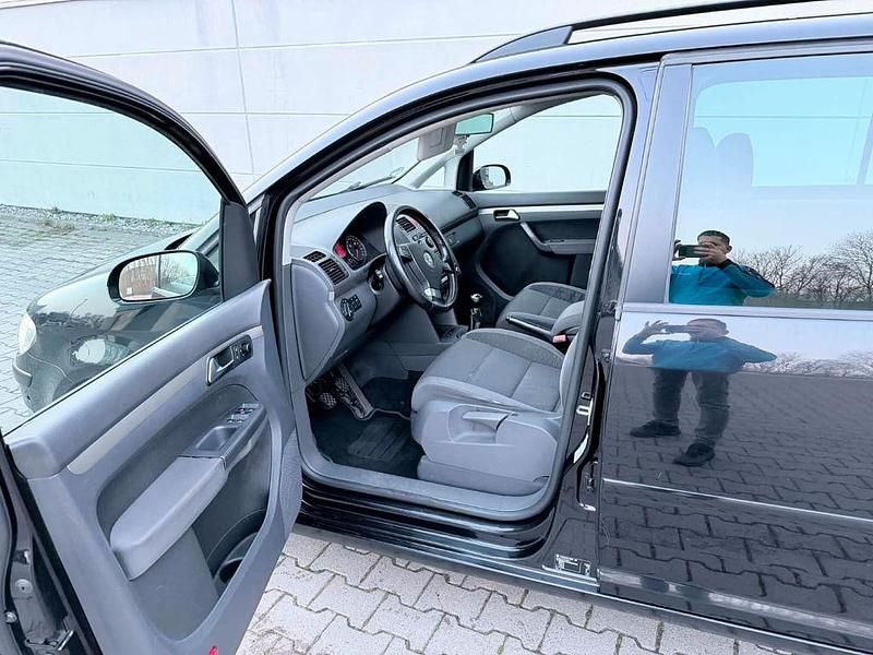 Gebraucht VW Touran 140 PS (102 kW) 2007 Schwarz Van / Kleinbus