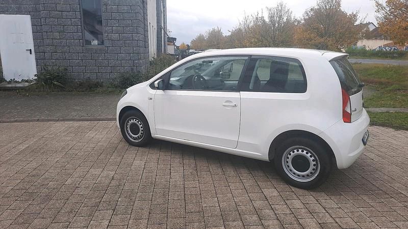 Weiß Gebraucht 2016 Seat Mii Reference Kleinwagen | 4.900 € (Guter Preis) - Bild 1/4