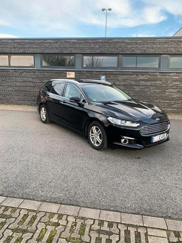 Schwarz Gebraucht 2016 Ford Mondeo Titanium Kombi | 8.900 € (Superpreis) - Bild 1/4