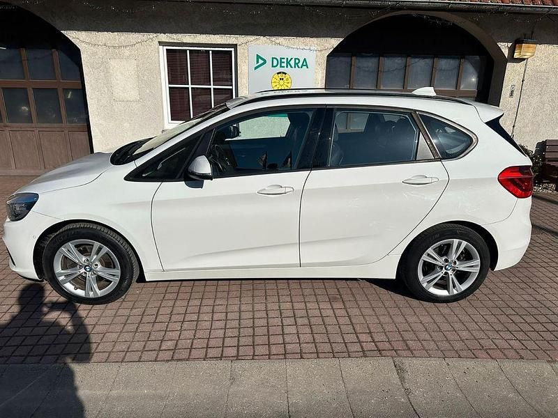 Gebraucht BMW 218 Active Tourer Advantage 136 PS (100 kW) 2016 Weiß Van / Kleinbus