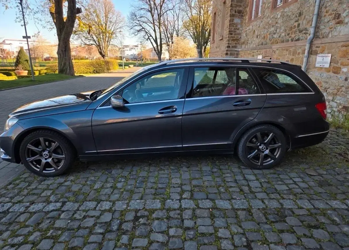 Gebraucht Mercedes C220 170 PS (125 kW) 2013 Grau Kombi