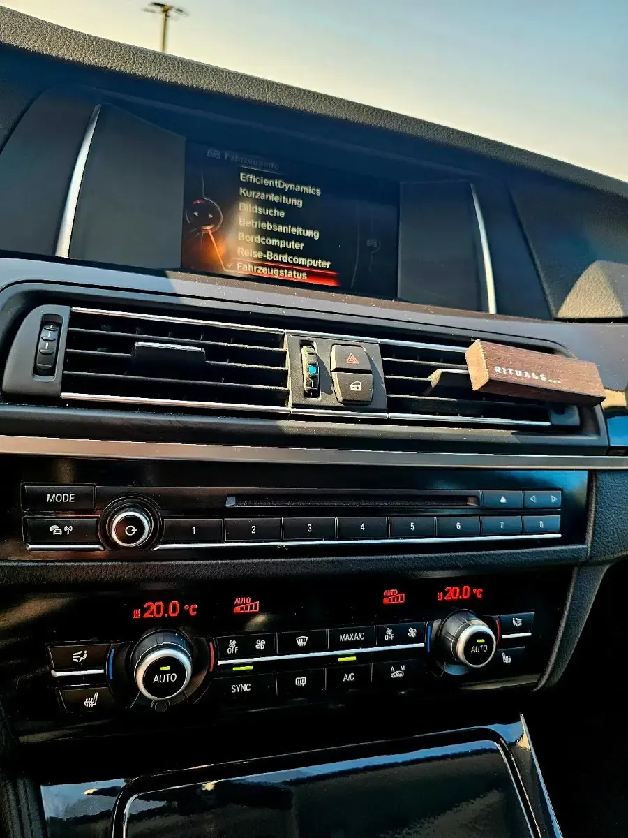 Gebraucht BMW 520 190 PS (139 kW) 2015 Braun Kombi