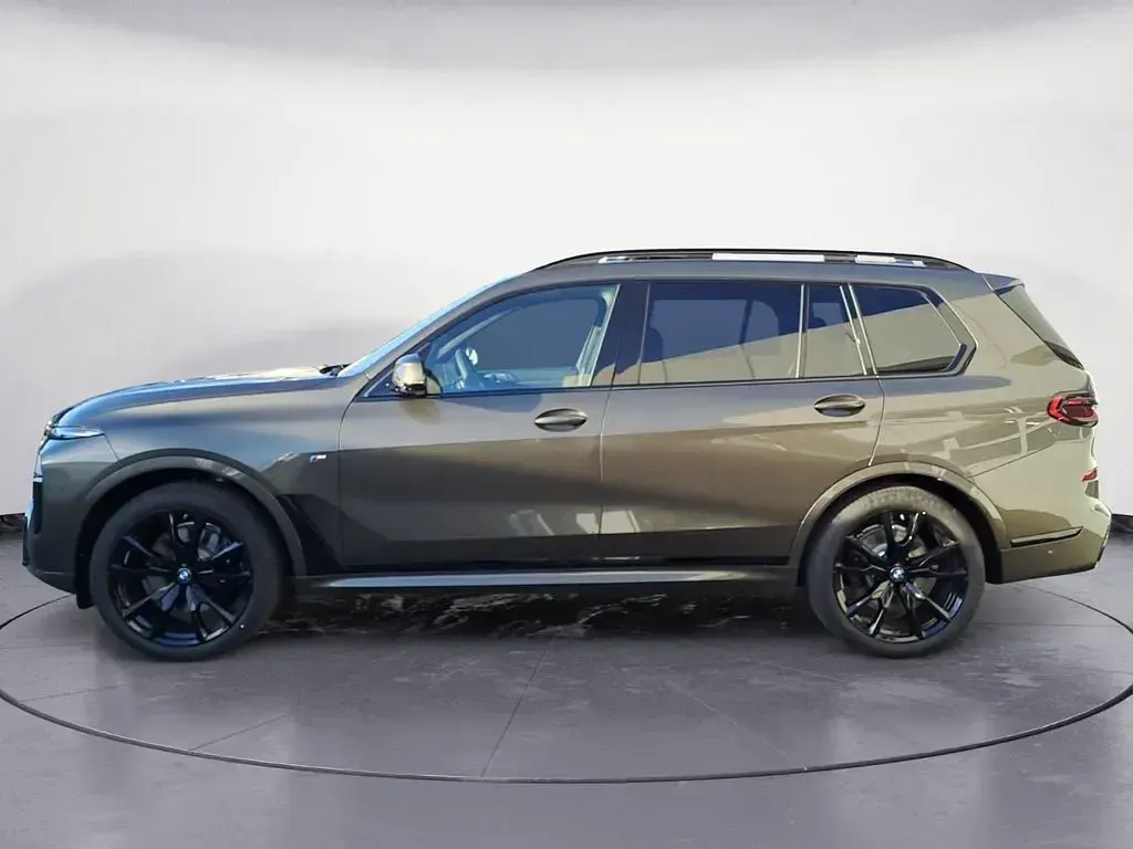 Neu BMW X7 M Sport 352 PS (258 kW) 2026 Grau SUV