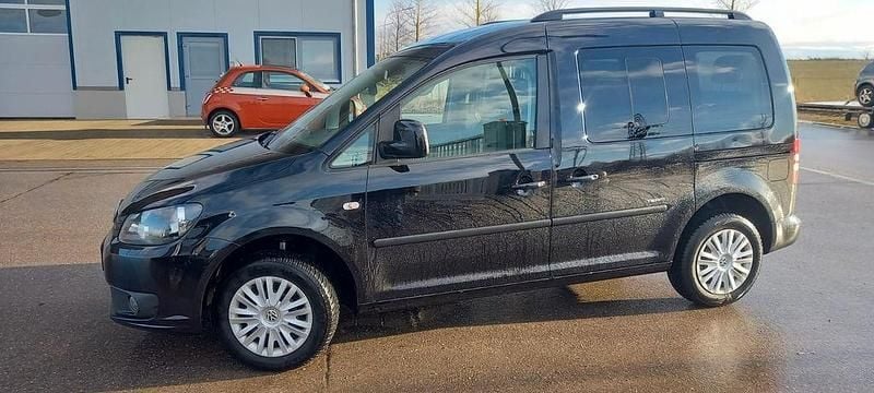 Gebraucht VW Caddy Team 102 PS (75 kW) 2014 Schwarz Van / Kleinbus