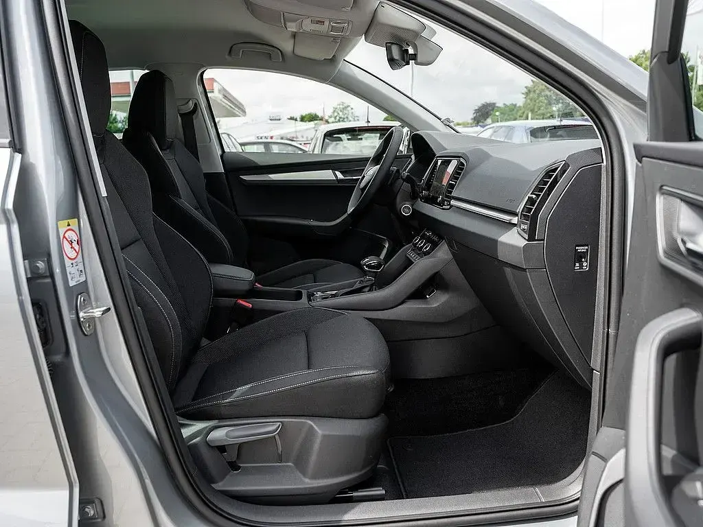 Gebraucht Skoda Karoq 150 PS (110 kW) 2026 Silber SUV