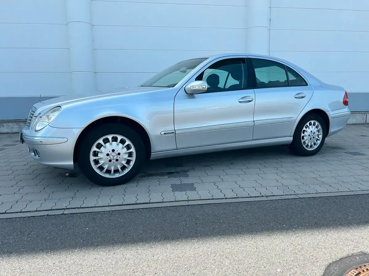 Gebraucht Mercedes E350 Elegance 272 PS (200 kW) 2005 Silber Limousine