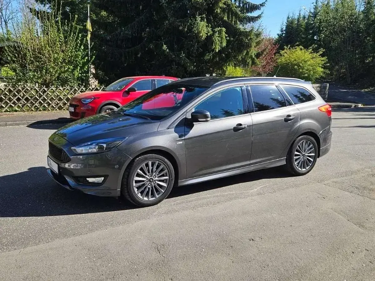 Gebraucht Ford Focus ST-Line 182 PS (133 kW) 2018 Grau Kombi
