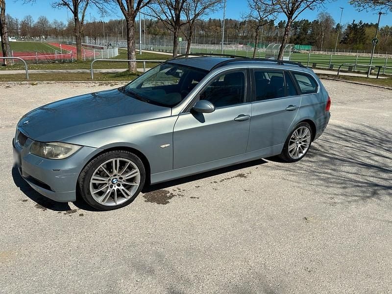 Gebraucht BMW 330 258 PS (189 kW) 2006 Silber Kombi