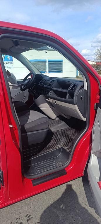 Second-hand VW Transporter 102 CP (75 kW) 2019 Roșu Van