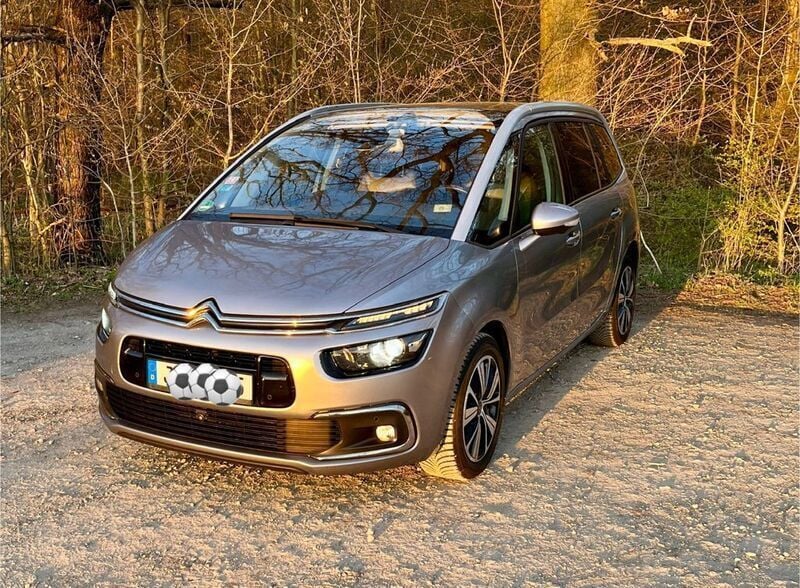 Grau Gebraucht 2018 Citroën Grand C4 Picasso Shine Van / Kleinbus | 10.101 € (Superpreis) - Bild 1/4