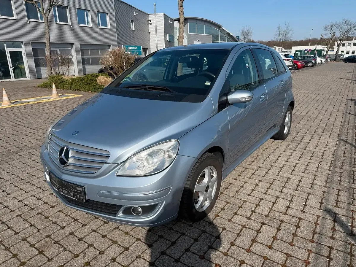Gebraucht Mercedes B150 95 PS (69 kW) 2007 Silber Van / Kleinbus