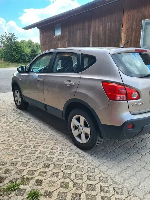 Gebraucht Nissan Qashqai Acenta 114 PS (83 kW) 2008 Beige SUV