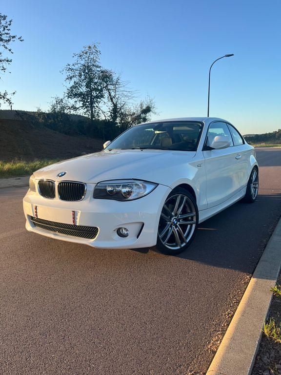 Weiß Gebraucht 2012 BMW 120 Performance Kleinwagen | 8.790 € (Fairer Preis) - Bild 1/4