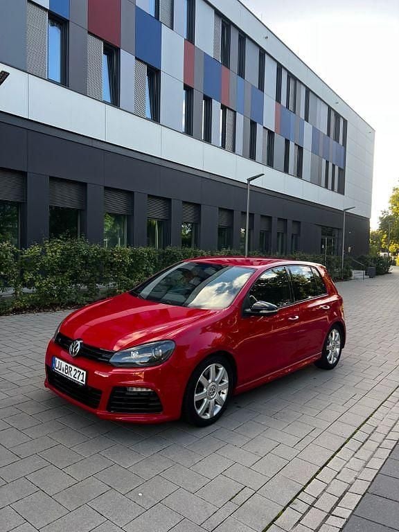 Rot Gebraucht 2011 VW Golf VI R Limousine | 9.990 € (Fairer Preis) - Bild 1/4