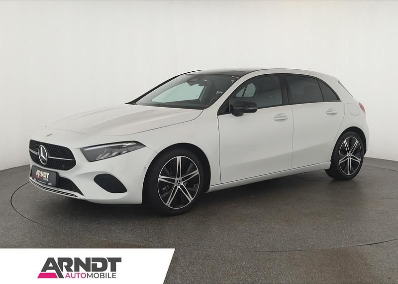Digitalweiß Gebraucht 2024 Mercedes A200 Progressive Limousine | 27.684 € (Fairer Preis) - Bild 1/4