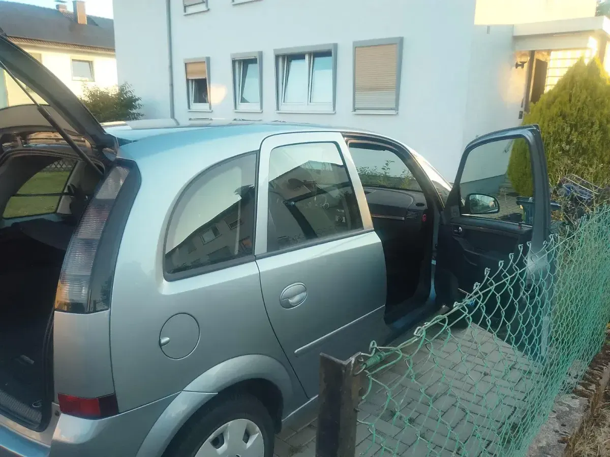 Gebraucht Opel Meriva 101 PS (74 kW) 2009 Blau Van / Kleinbus