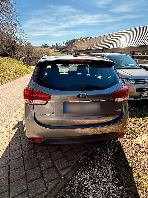 Gebraucht Kia Carens 140 PS (102 kW) 2016 Grau Van / Kleinbus