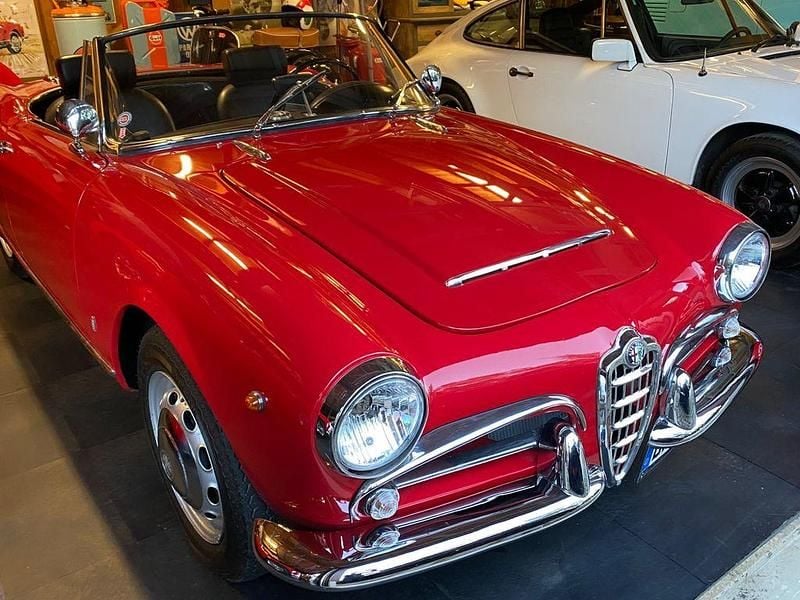 Rot Gebraucht 1964 Alfa Romeo Giulia Spider Cabrio | 68.900 € - Bild 1/4