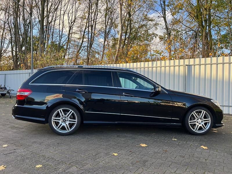 Gebraucht Mercedes E500 398 PS (292 kW) 2012 Schwarz Kombi