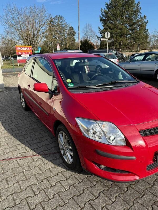 Rot Gebraucht 2009 Toyota Auris Kleinwagen | 2.500 € (Guter Preis) - Bild 1/4