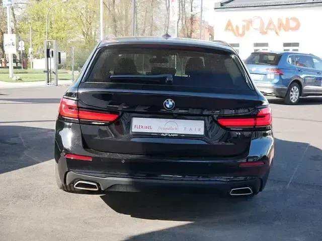 Gebraucht BMW 520 184 PS (135 kW) 2022 Schwarz Limousine