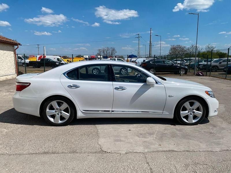 Second-hand Lexus LS460 381 CP (280 kW) 2009 Berlinǎ