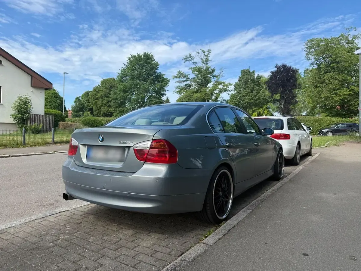 Gebraucht BMW 325 218 PS (160 kW) 2007 Limousine