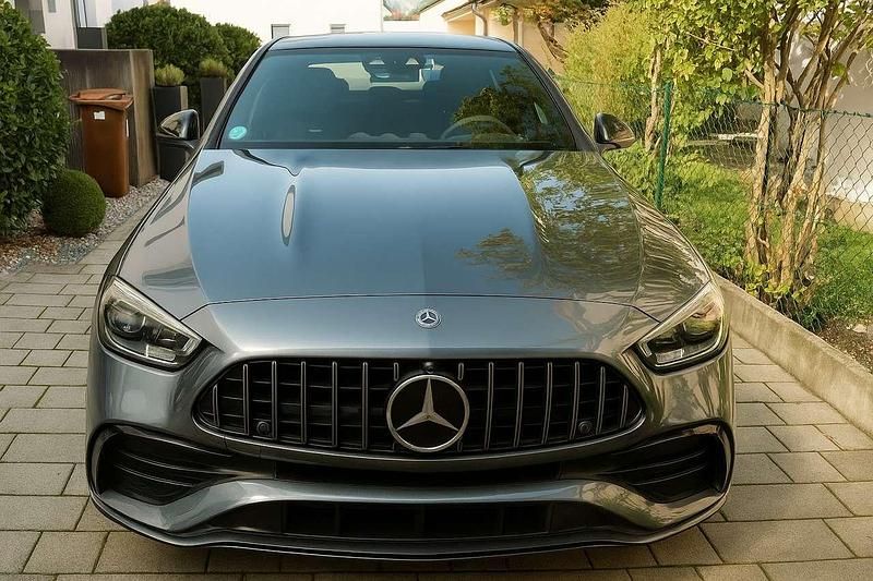 Grau Gebraucht 2023 Mercedes C43 AMG AMG Limousine | 62.500 € (Teuer) - Bild 1/4