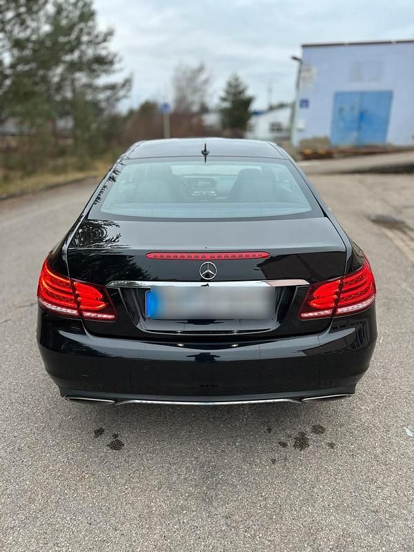 Gebraucht Mercedes E200 184 PS (135 kW) 2015 Schwarz Coupé