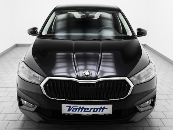 Neu Skoda Fabia Essence 95 PS (69 kW) 2025 Schwarzmagic perleffekt Kleinwagen