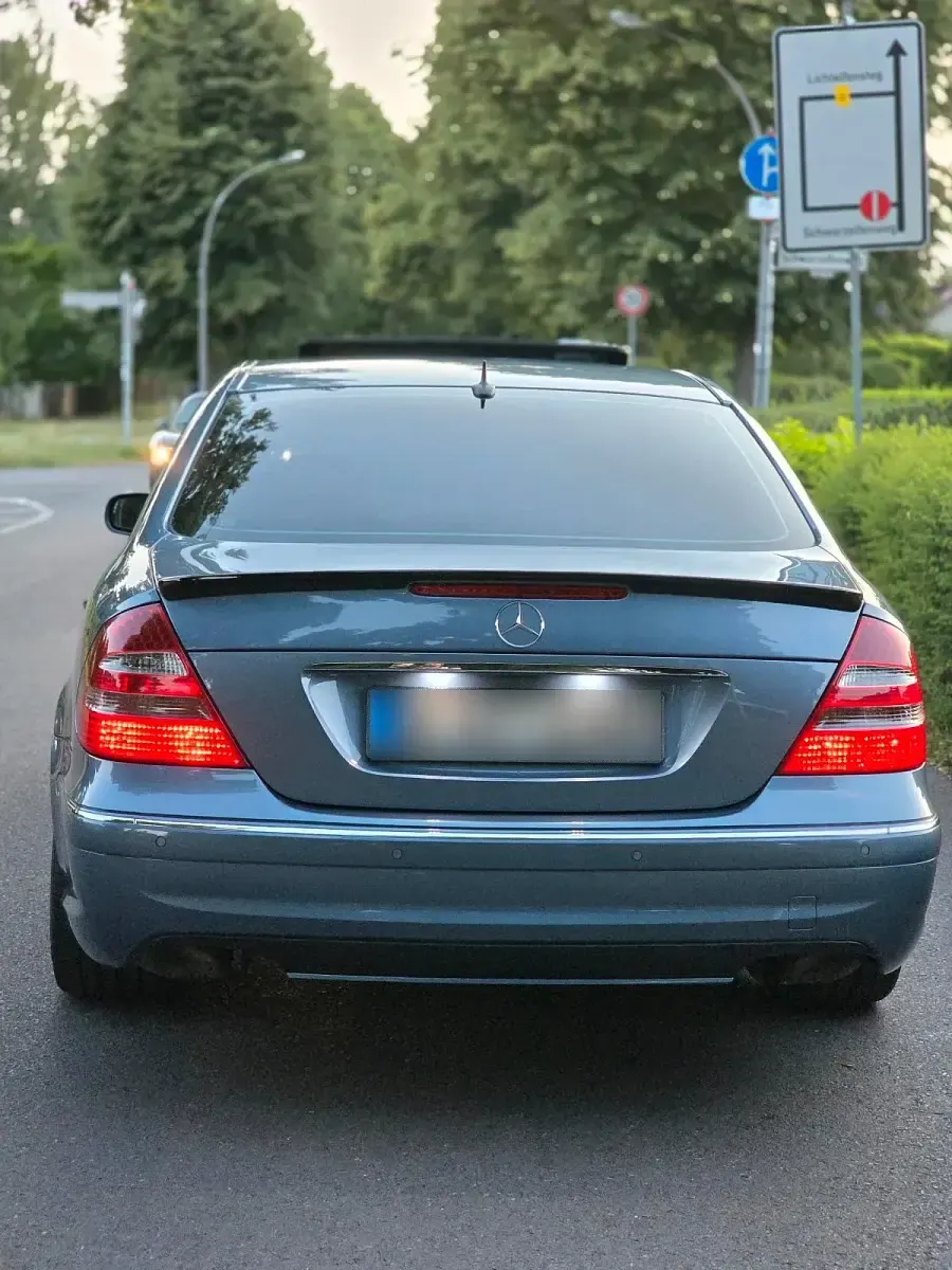 Gebraucht Mercedes E320 Avantgarde 224 PS (164 kW) 2003 Blau Limousine