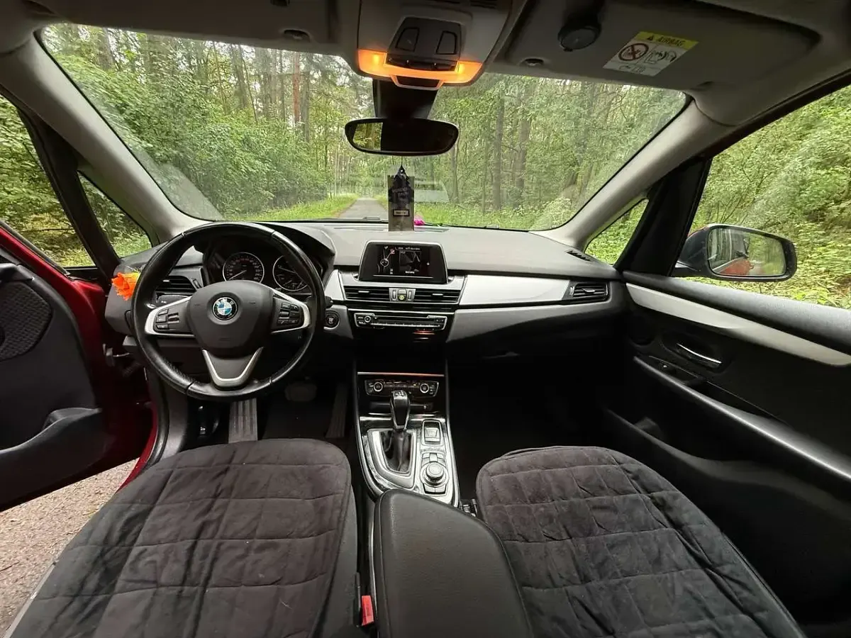 Gebraucht BMW 218 Active Tourer 150 PS (110 kW) 2015 Rot Van / Kleinbus