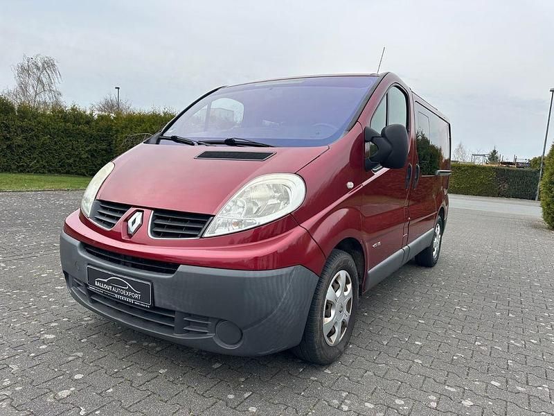 Gebraucht Renault Trafic 114 PS (83 kW) 2008 Rot Van / Kleinbus