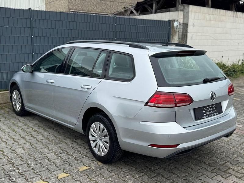 Second-hand VW Golf VII Trendline 116 CP (85 kW) 2018 Argintiu Break