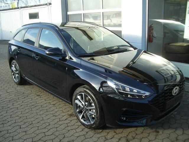 Schwarz Neu 2025 Hyundai i30 Advantage Limousine | 26.590 € (Fairer Preis) - Bild 1/4