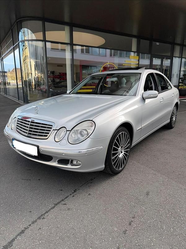 Gebraucht Mercedes E280 231 PS (169 kW) 2005 Silber Limousine