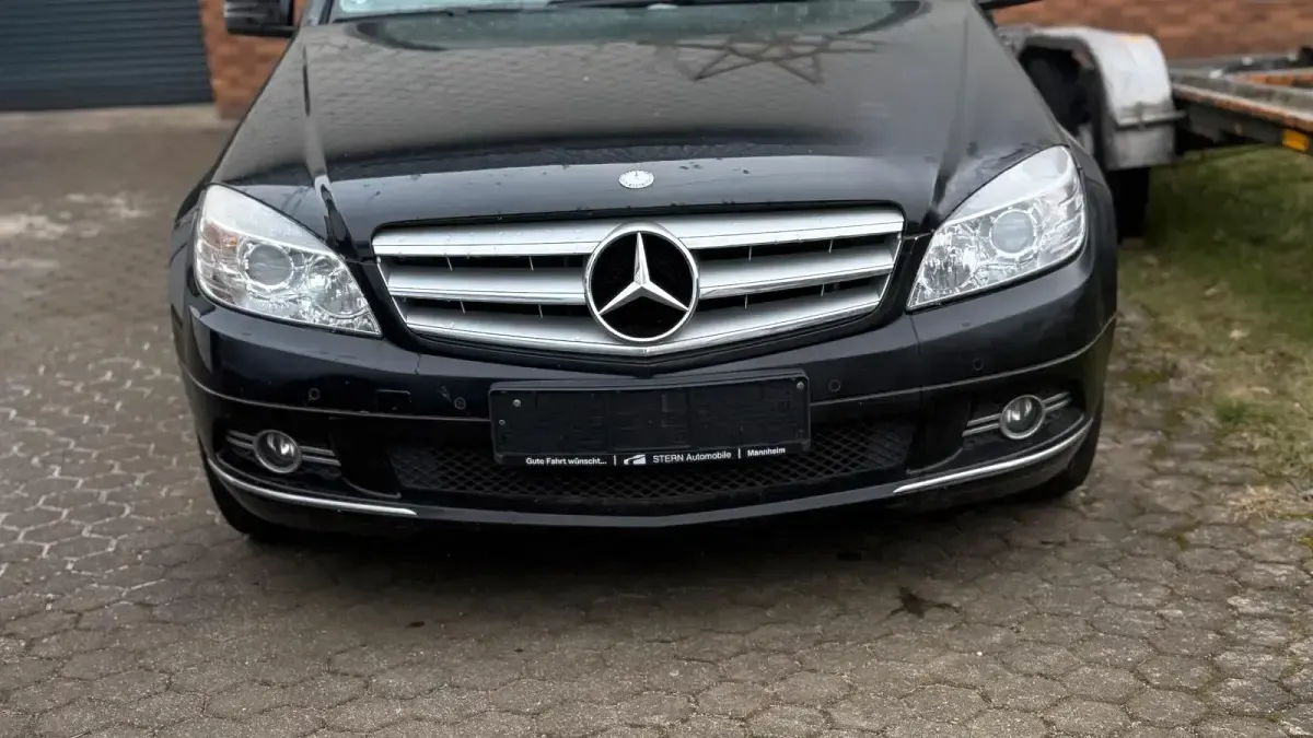 Gebraucht Mercedes C200 184 PS (135 kW) 2009 Schwarz Limousine