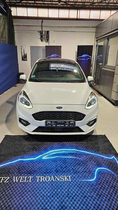 Gebraucht Ford Fiesta ST-Line 120 PS (88 kW) 2018 Frostweiß Kleinwagen