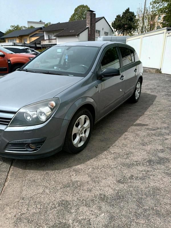 Second-hand Opel Astra 125 CP (91 kW) 2004 Gri Hatchback