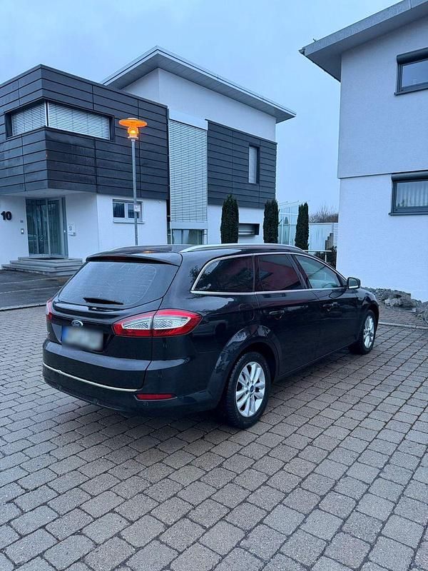 Gebraucht Ford Mondeo Titanium 140 PS (102 kW) 2013 Schwarz Kombi