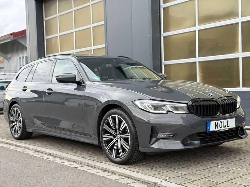 Grau Gebraucht 2021 BMW 320 Sport Line Limousine | 28.900 € (Etwas zu teuer) - Bild 1/4