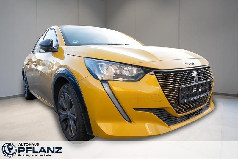 Gebraucht Peugeot e-208 Allure 100 kW (136 PS) 2023 Gelb Kleinwagen