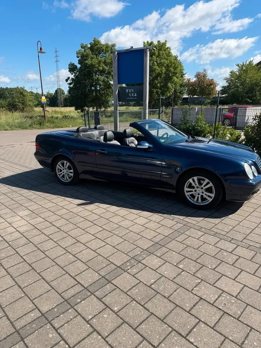 Gebraucht Mercedes CLK200 136 PS (100 kW) 2000 Blau Cabrio