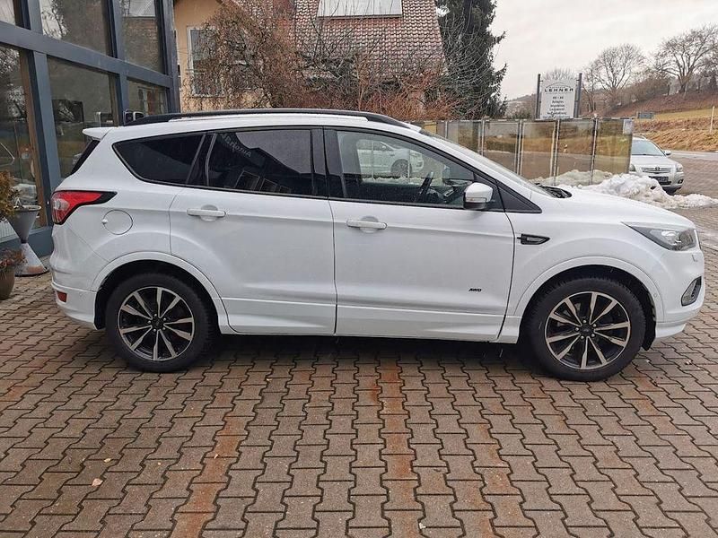 Gebraucht Ford Kuga ST-Line 182 PS (133 kW) 2018 Weiß SUV