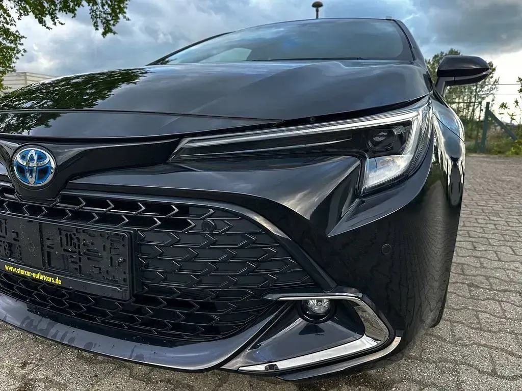 Gebraucht Toyota Corolla Team 140 PS (102 kW) 2023 Schwarz Kombi