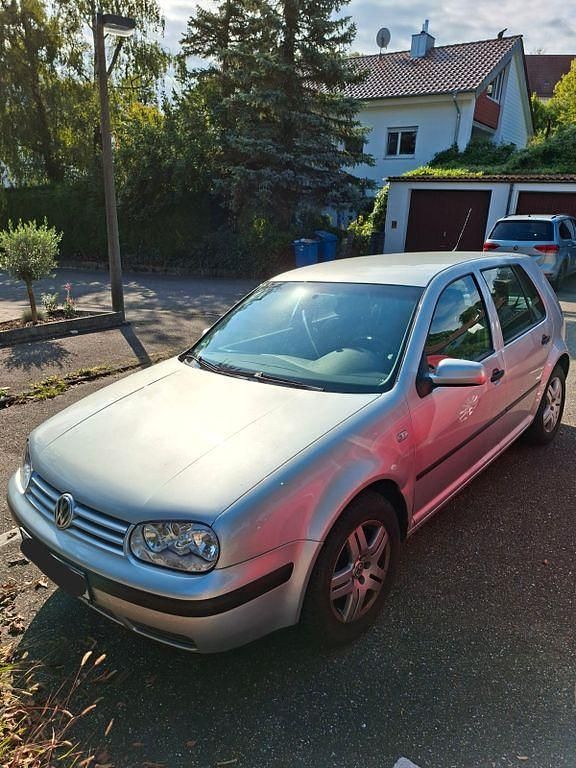 Silber Gebraucht 2002 VW Golf IV Limousine | 1.111 € (Superpreis) - Bild 1/4