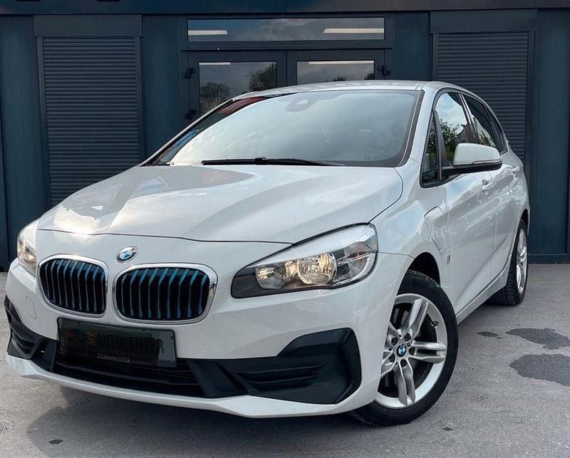 Gebraucht BMW 225 Active Tourer iPerformance 224 PS (164 kW) 2018 Weiß Van / Kleinbus