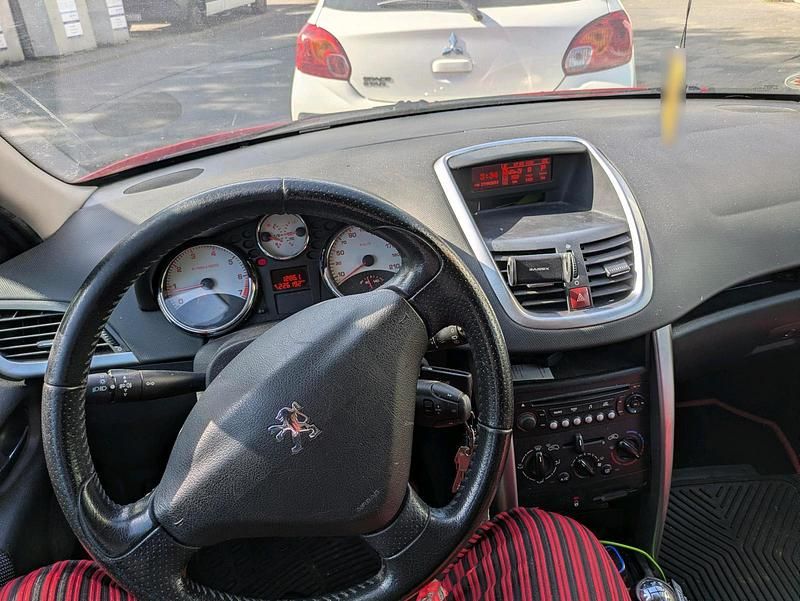 Gebraucht Peugeot 207 75 PS (55 kW) 2006 Rot Coupé