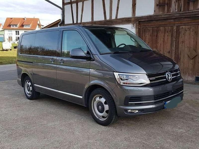 Grau Gebraucht 2018 VW T6 Highline Van | 36.850 € (Superpreis) - Bild 1/4