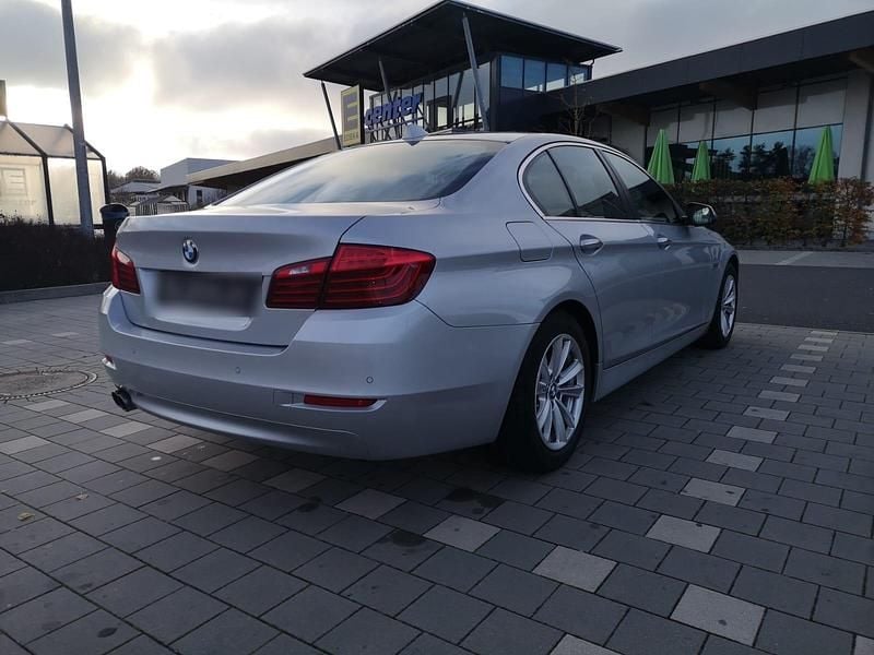 Gebraucht BMW 520 190 PS (139 kW) 2016 Silber Limousine
